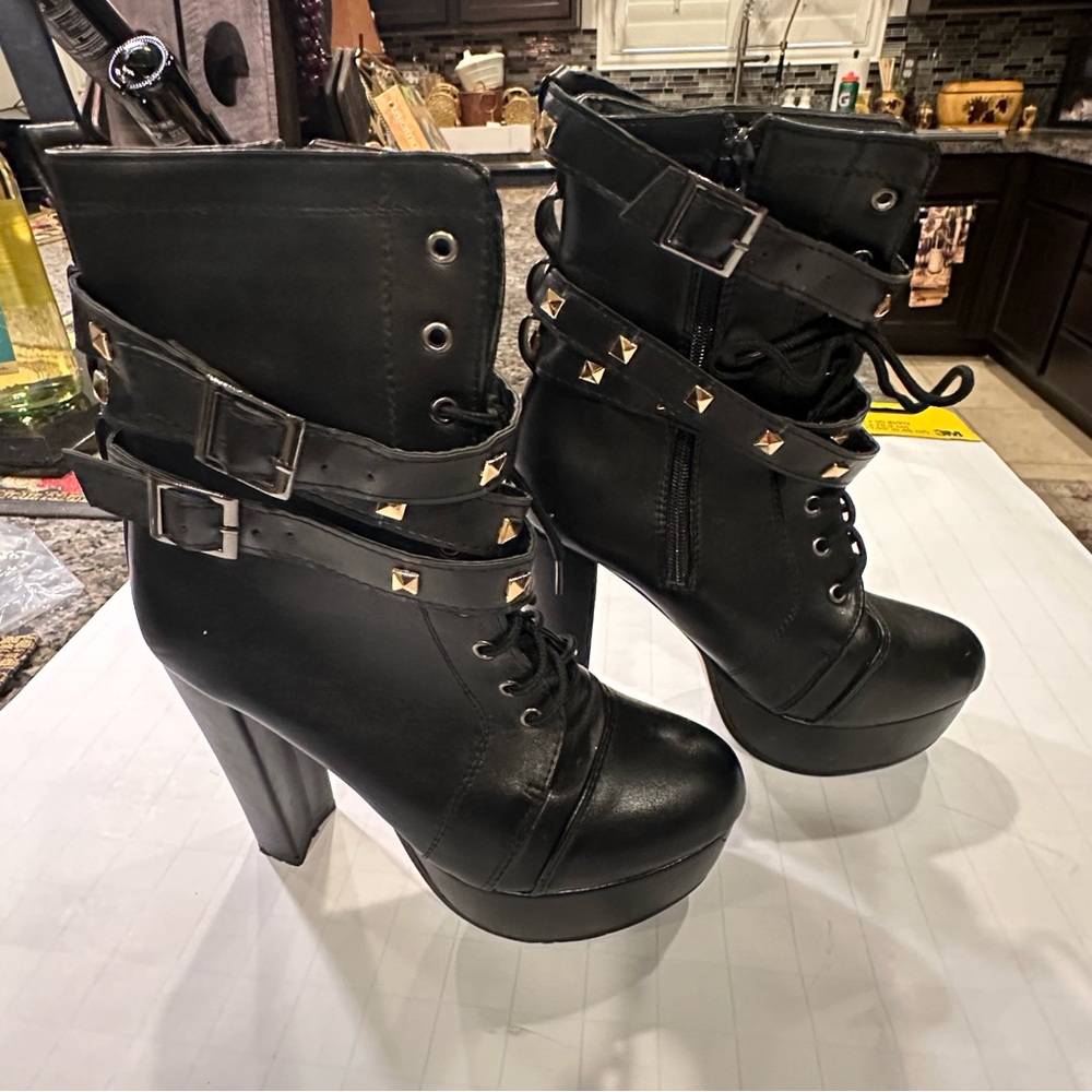 Red bottom platform heeled combat style boots | Size 9 (39EU)